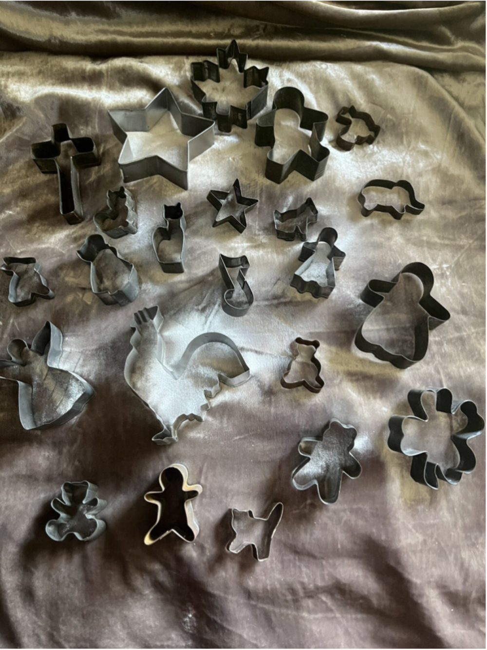 Vintage Christmas / MIXED Cookie Cutter Lot Of 23 Metal Molds COLLECTABLES